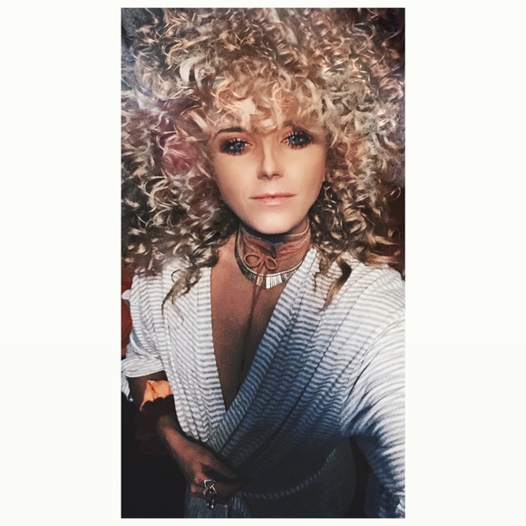 Meet Your Posher - Picture 2 of 5